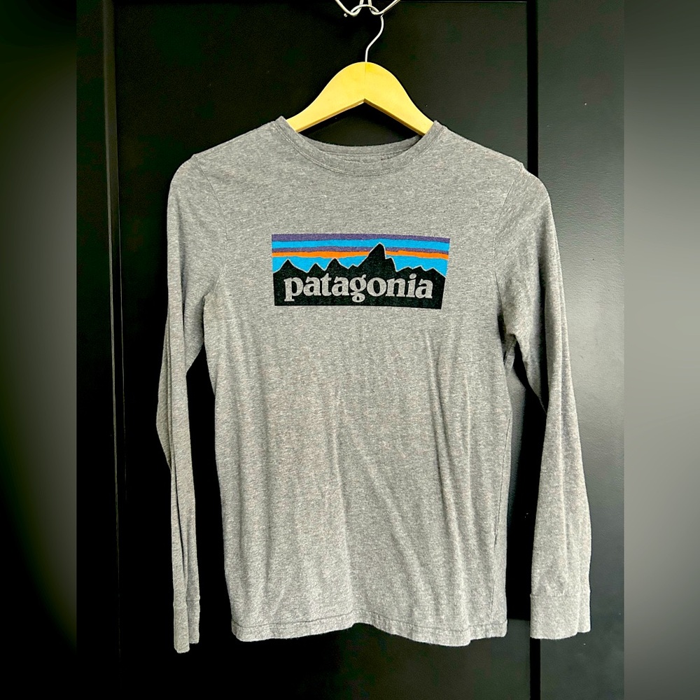 Patagonia long sleeve XS